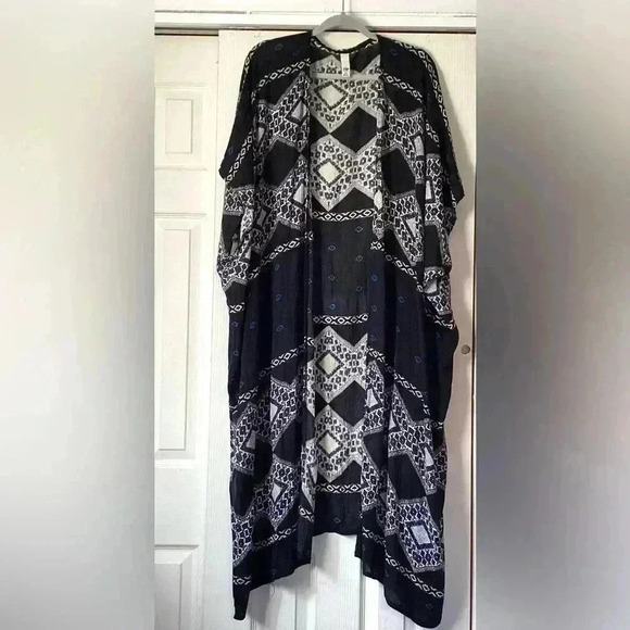 Tokyo Darling Kimono Women Size M Black Open Front Geometric Print Short Sleeves - Picture 1 of 7
